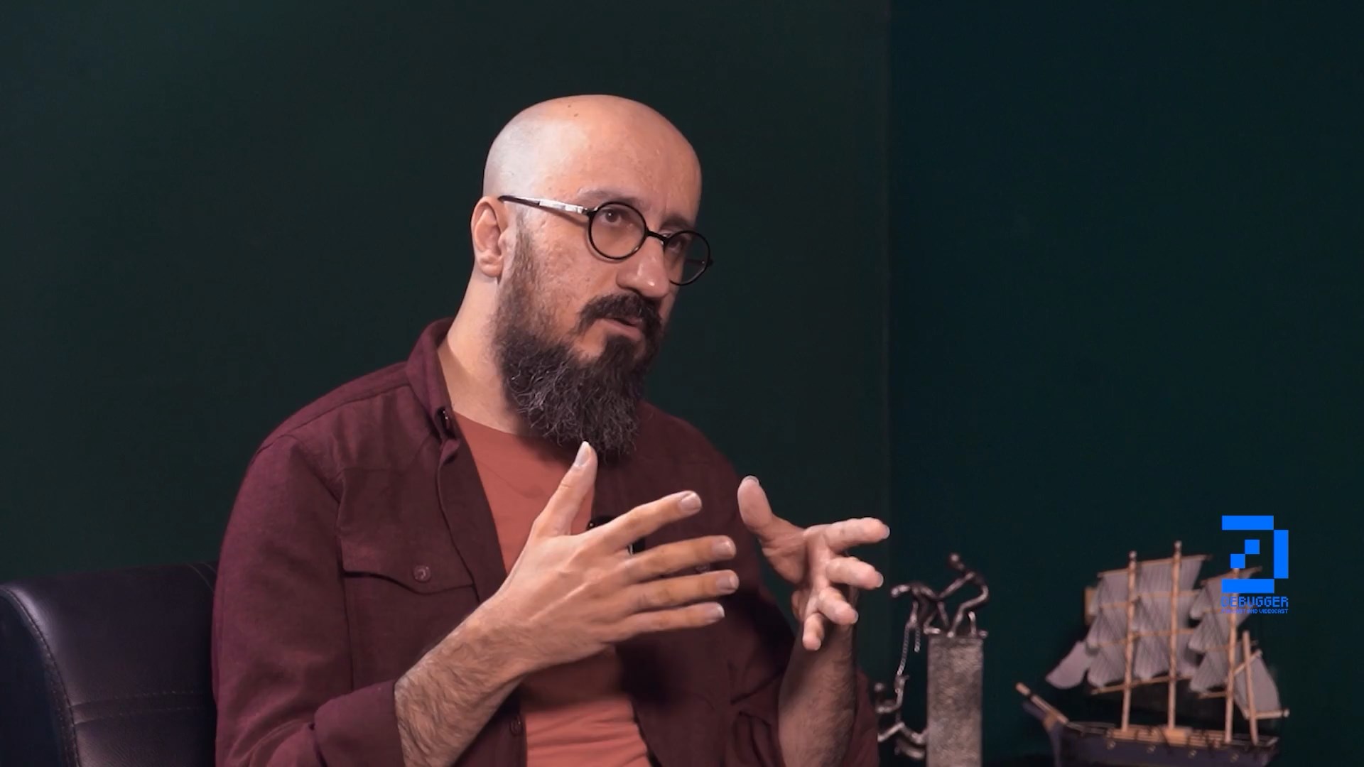 🎥 گفتگو در پادکست دیباگر درباره آزادی بیان، کنشگری و مسیر توسعه